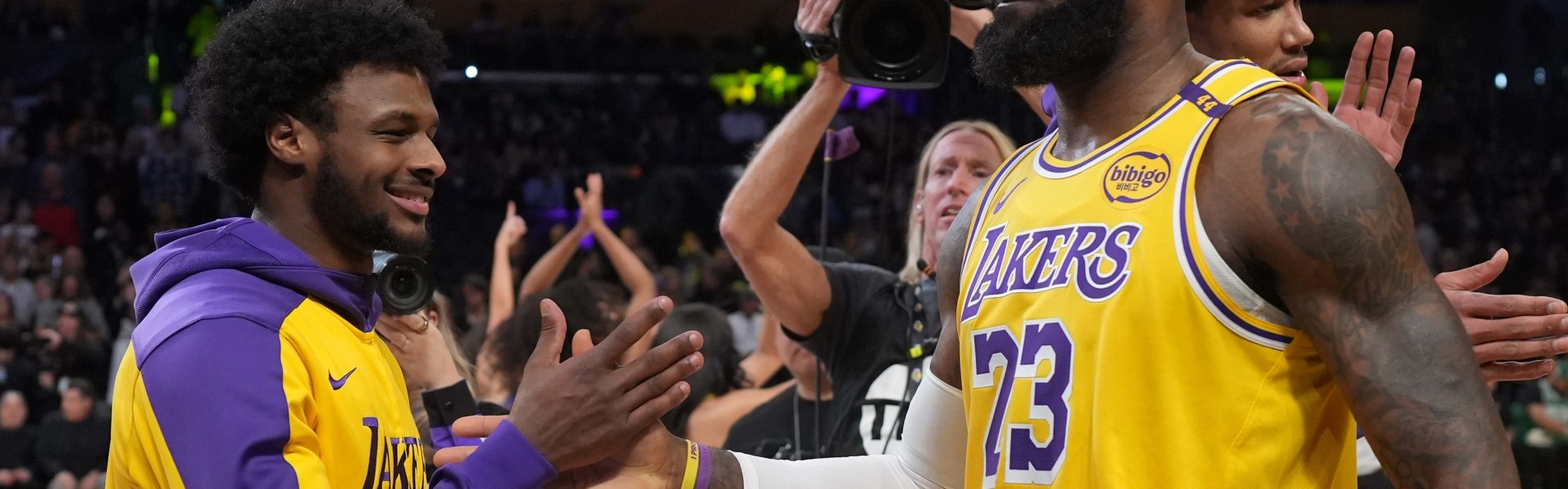 乐鱼体育APP下载-考辛斯：珍妮也是靠裙带关系得到的湖人 怎么能对布朗尼不满？