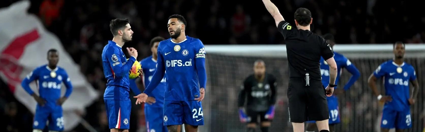 乐鱼在线开户平台-英媒：两黄变一红被罚下时，内托并不知道他已有黄牌在身